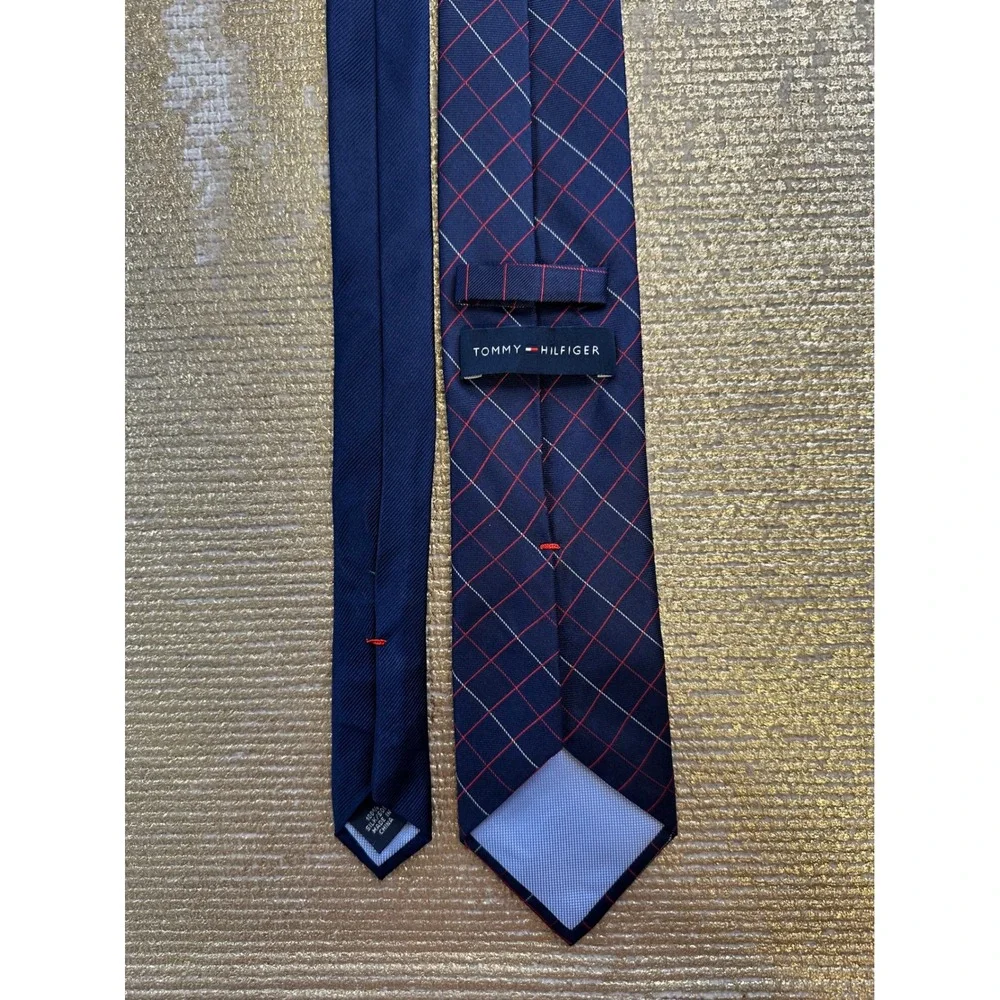 TOMMY HILFIGER Men's Navy Blue Red & White Silk Necktie Office Business Work